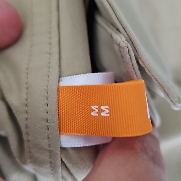 Lucy beige capris size medium NWT - Picture 3 of 5